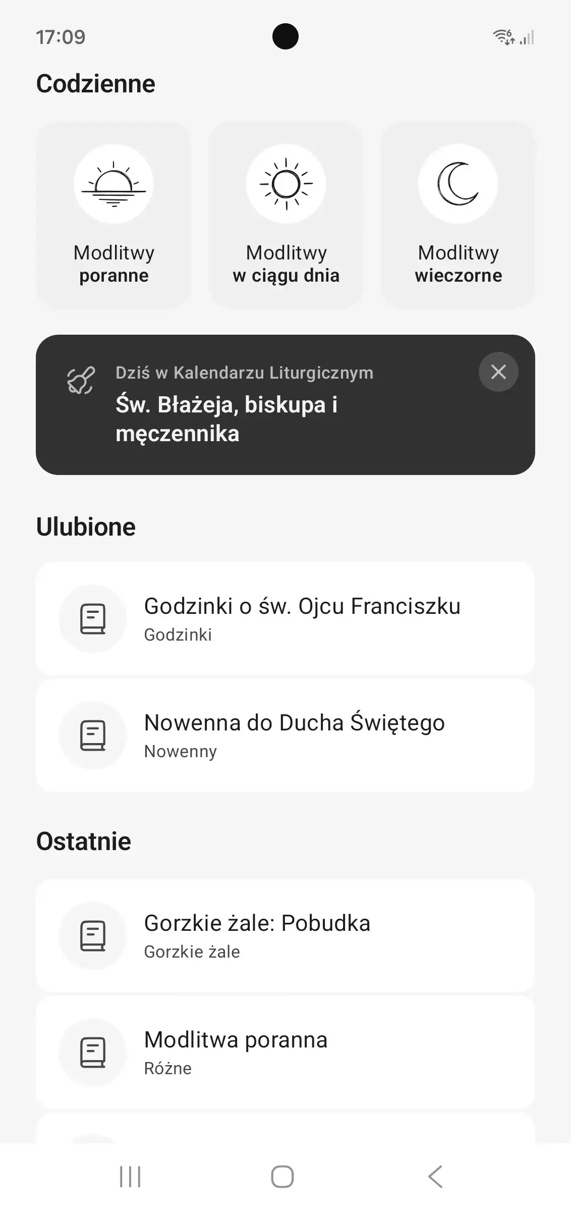 Ekran główny aplikacji z sekcjami: Modlitwy codzienne, Ulubione i Ostatnie